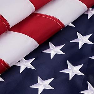 SYII Bandera estadounidense de 8 x 12 pies hecha en Estados Unidos, banderas de Estados Unidos de poliéster resistente con estrellas bordadas, rayas cosidas y 4 ojales de latón, banderas de Estados