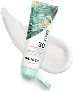 Badger Mineral Daily Sunscreen with Zinc Oxide, SPF 30, Lightweight & Easy to Apply w/No White Cast, Moisturizing Organic Sunscreen, Reef Safe, Vegan, Unscented, 4 fl oz