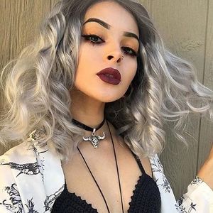 Short Wavy Bob Wig Synthetic Hair Ombre Silver Wig Adjustable Curly Middle Part Lace Front Wigs for Women