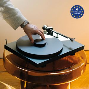 Pro-Ject Debut EVO 2 Turntable – Wine Red