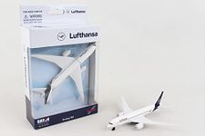 Herpa Aviation Single Airplane Lufthansa Boeing 787, Small Scale, Aeroplane Model, Toy Miniature Model - for Children from 3 Years