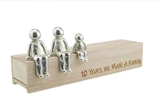 Décoration 10e anniversaire de mariage 100 % étain avec inscription en anglais « 10 Years We Made A Family » - 1 enfant (personnalisable)