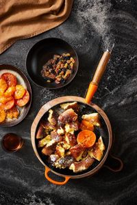 Le Creuset Signature Cast Iron Frying Pan 28cm – Wooden Handle, Volcanic