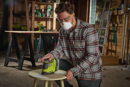Ryobi 18V ONE+ Palm Sander Kit – 2.5Ah Battery Included