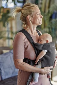 BabyBjörn Baby Carrier Mini – Charcoal Grey