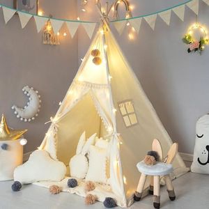 TreeBud Tente tipi pour Enfants avec Tapis rembourré, bannière, Boule de Laine, Sac fourre-Tout, Tente de Jeu en Toile de Coton Ivoire pour Enfants avec Glands et Dentelle