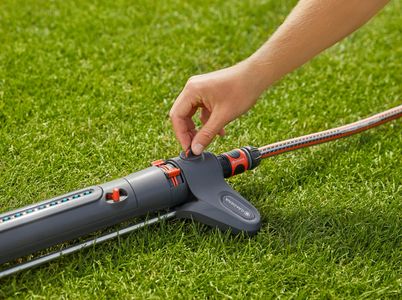 Gardena AquaZoom L Rectangular Sprinkler – Adjustable Range 28–350 m², Metal Filter