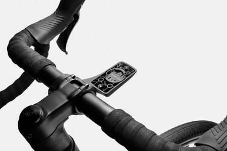 Wahoo Fitness ELEMNT ROAM V3 GPS Bike Computer – Black