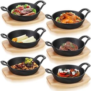 Nuogo 6 Sets Mini Cast Iron Sizzler Plates Skillet with Wooden Base Cast Iron Skillet Round Fajita Plate Mini Black Cast Iron Pot for Kitchen Restaurant Baking Cooking Serving(4.9 Inches)