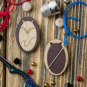 Wonderland Crafts Magnetic Double-Sided Needle Holder FLMH-026(W)