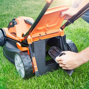 LawnMaster 24V Cordless Lawnmower 34cm – 4.0Ah Battery, Fast Charger, Rear Roller