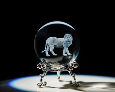 HDCRYSTALGIFTS 60mm Crystal Decorative Ball 3D Laser Etched Crystal Lion Figurine Art Glass Sphere Engraving for Home Decoration Birthday,Lion King Gifts