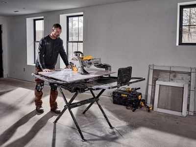 DEWALT Wet Tile Saw, 940mm – Precision Cutting Tool