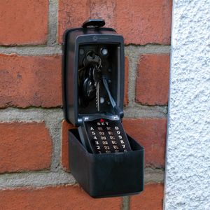 Defender Pro-TEC Key Safe – Secure Outdoor Lock Box