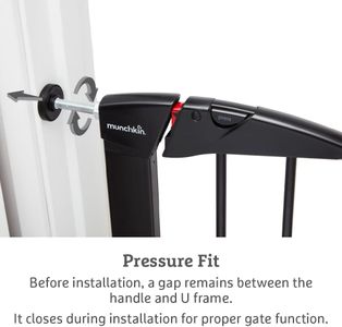 Munchkin Maxi-Secure Safety Gate, Black, 76-82cm Adjustable