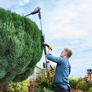 VonHaus Cordless Pole Hedge Trimmer – Lightweight, Extendable