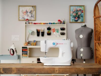 Singer M2105 Sewing Machine – Compact, White