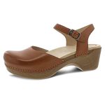 Dansko Sam Stylish Closed-Toe Sandal for Women - Lightweight with Added Arch Support - Durable PU Outsole for Long-Lasting Wear and Comfort, Camel, 8.5-9