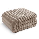 Bedsure Fleece Throw Blanket for Sofa - Fluffy Cosy Warm Blankets for Bed, Soft Cute Single Throw Gifts for Women and Girls, Mocha Meringue, 130x170 cm
