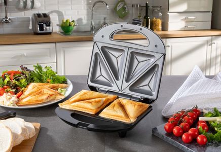 Daewoo Compact Sandwich Maker 750W – Non-Stick Toastie Press with Dual Indicator Lights