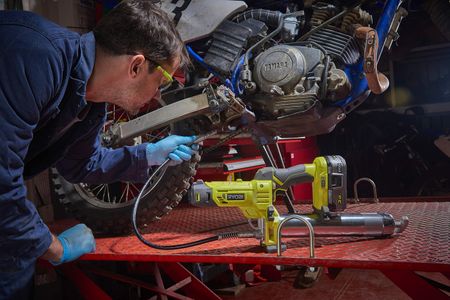 RYOBI One+ Cordless Grease Gun – Bare Tool
