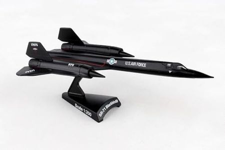 Daron Worldwide Trading SR-71 Blackbird Vehicle (1:200 Scale)