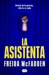 La asisten