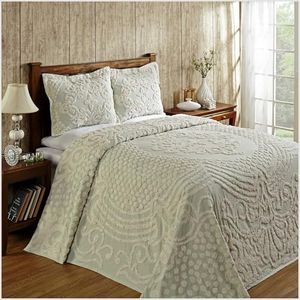 Better Trends Florence Collection, Sleep Soundly with Cotton Bedding Set with Chenille Bedspread and Pillow Sham, Soft and Lightweight with Medallion Pattern, Sage, King Size