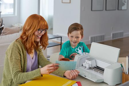 Cricut Explore 3 Starter Bundle – Cutting Machine & Accessories