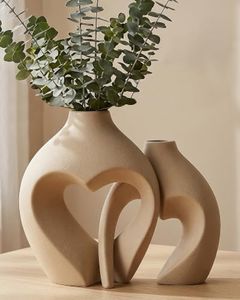 Zormon Brown Vases for Decor, Heart Shaped Ceramic Vase Set of 2, Nordic Heart Shaped Vases, Minimalist Decorative Vase for Table Centerpiece Wedding Dining Living Room Office House Decoration