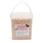 RSPB - Winter Suet Pellets, Wild Bird Food for Small Birds, Robins, and Common Garden Breeds, with Raisins, Suitable for Year-Round Feeding, Made in the UK (High Energy Sprinkles) (3kg Tub)