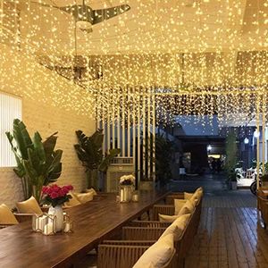 Avoalre Tenda di Luci 4x0.6m 144LEDs Tenda Luminosa Natale 8 Modalità Funzione Memoria Impermeabilità IP44 Illuminazione Interno/Esterno per Decorazione Atmosfera Finestra Camera Salotto Giardino
