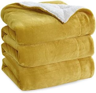 Bedsure Plaid Polaire 220x240 Couverture - Couvre Lit 2 Personnes Jaune, Jete de Canape Grande Taille, Plaid Canapé Sherpa Doux et Chaude