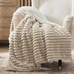 Bedsure Sherpa Fleece Throw Blanket for Sofa - Fluffy Soft Cosy Blankets, Thick Warm Winter Blanket for Bed Throw/Single Size, Beige, 130x150cm