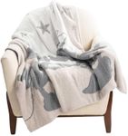 Jay Franco Disney Mickey and Minnie Mouse Fluffy Throw Blanket - 127 x 152 cm Fuzzy Knit, Cosy Bedding