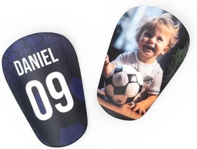 Wanapix | Parastinchi da Calcio Personalizzati per Bambini | Con Foto, Nome e Numero | Protezione Completa | 8 x 10 cm | Personalizzazione totale