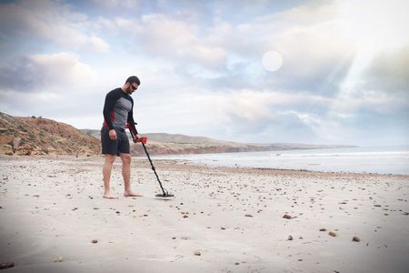 Minelab Vanquish 440 Metal Detector – Lightweight, High Sensitivity