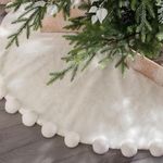 ORTIGIA White Christmas Tree Skirt 48 Inch with POM POM, White Faux Fur Soft Plush Christmas Xmas Tree Skirt for Christmas Tree Winter Home Holiday Party Ornaments Indoor Decor Decoration