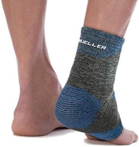 Mueller 4-way Stretch Premium Knit Ankle Support With Thermo Reactive Technology, Black&Blue, Medium/Large