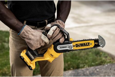 DEWALT 18V XR Pruning Saw – Cordless, Tool Only