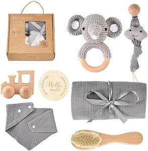 Vusddy Set de Regalo para Bebé Recién Nacido para Niños y Niñas, 7 Piezas Regalos Personalizados para Baby Shower, Incluye Edredón de Algodón, Mordedor, Babero, Cadena para Chupete(Grau)