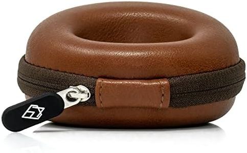 AKIELO Caja para Relojes de Viaje con Paño de Limpieza y Caja Regalo – Compatible con Relojes de Pulsera para Hombre y Mujer y Relojes Inteligentes de hasta 54 mm (Edición de Cuero Habana)