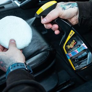 Meguiar's Ultimate Leather Detailer – 473ml Cleaner & Conditioner