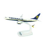 AeroClix Ryanair Model Plane Boeing 737 MAX 8-200 EI-HGL 20cm Snap-Fit Model