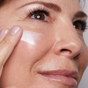 Clarins SOS Primer White – 30ml Brightening Makeup Base