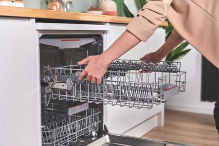 Bosch Series 6 Freestanding Dishwasher, 60cm, 14 Place, White – Quiet, Zeolith Drying