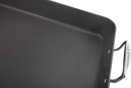 Le Creuset Non-Stick Roaster 35cm – Easy Release Bakeware