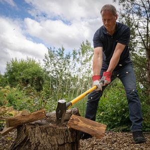 Roughneck 8lb Log Splitting Maul – Heavy Duty Wood Axe