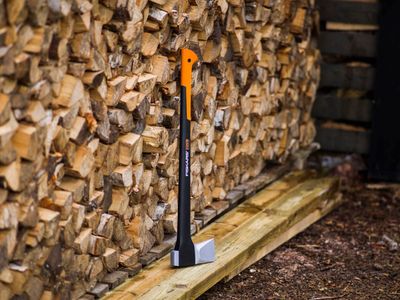 Fiskars X25 Splitting Axe 2.5kg – Heavy Duty Wood Chopper