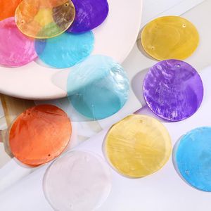 100 piezas de conchas redondas de 2 pulgadas con 2 agujeros, rebanada de concha redonda pulida, cuentas de monedas de perlas de conchas Capiz, accesorios decorativos hechos a mano para bricolaje